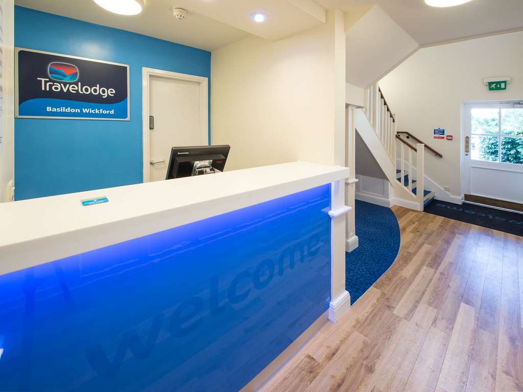 Travelodge Basildon Уикфорд Интериор снимка